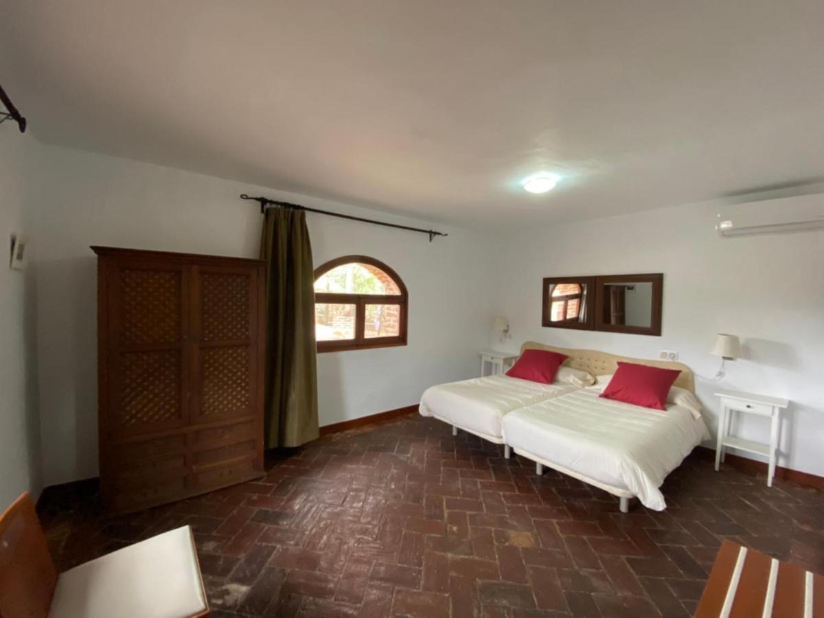 Casas Rurales Monasterio De Rocamador Almendral 외부 사진